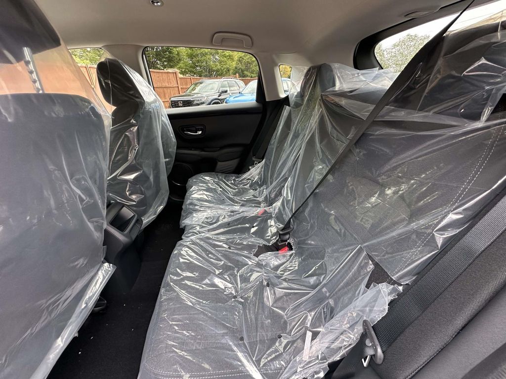 2026 Honda HR-V LX - Photo 18