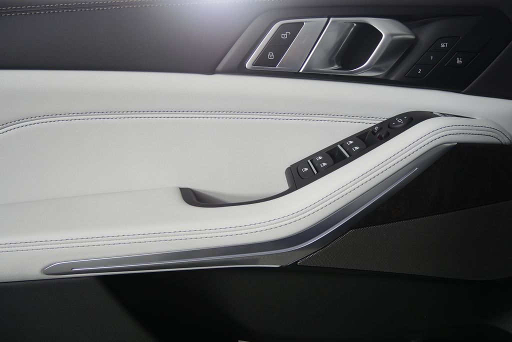 Thumbnail: 2026 BMW X5 - 8