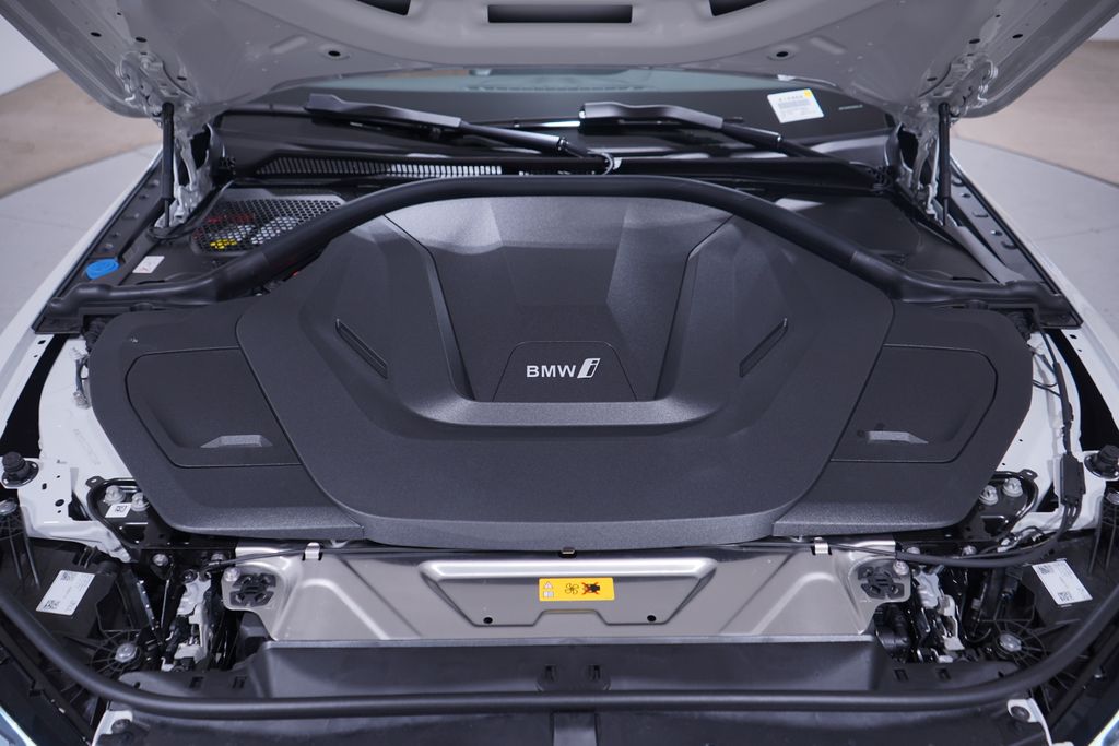 Thumbnail: 2025 BMW i4 - 14