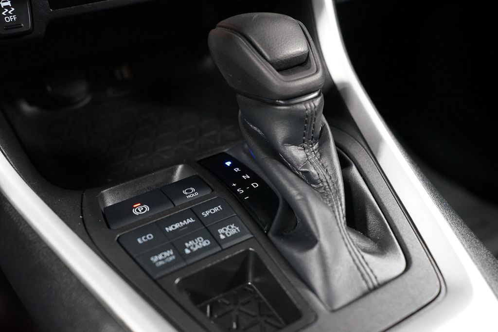 Thumbnail: 2023 Toyota RAV4 - 21