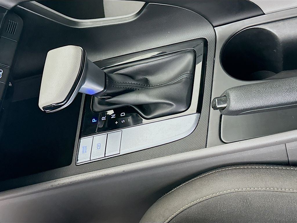 Thumbnail: 2023 Hyundai Elantra - 16