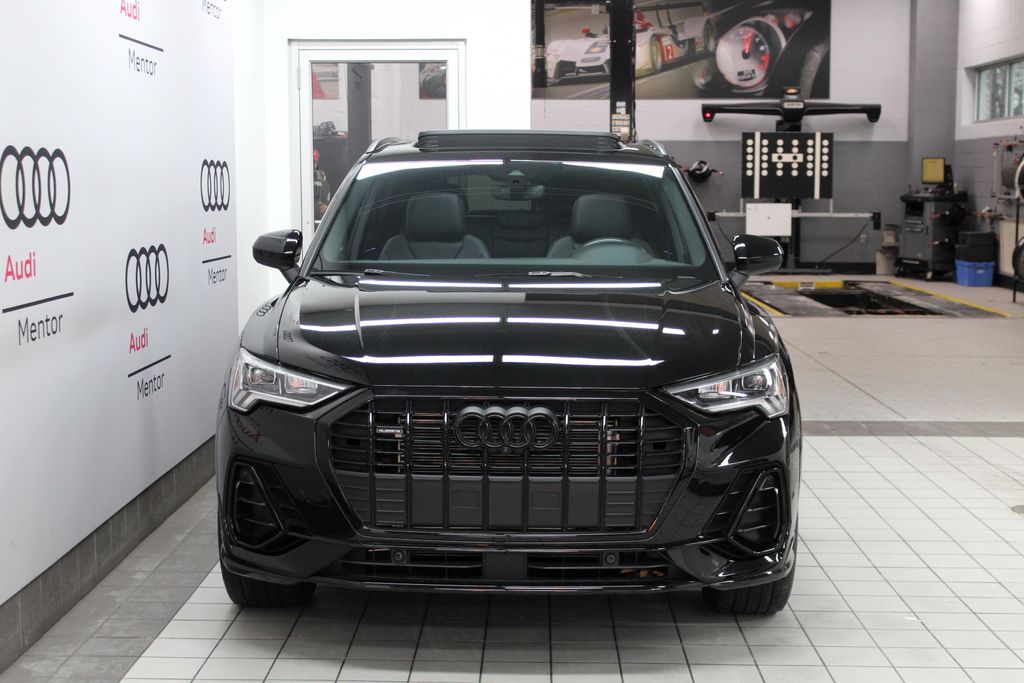 Thumbnail: 2022 Audi Q3 - 9