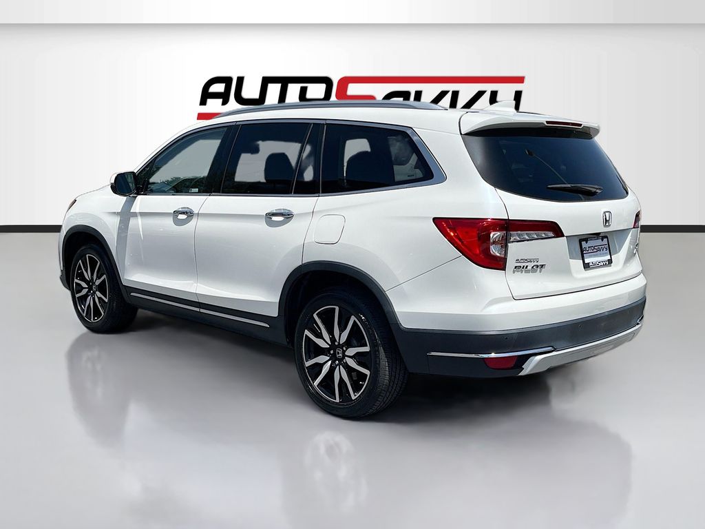Used 2019 White Honda Touring image 5