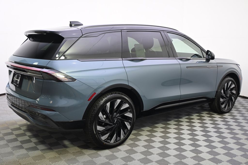 New 2026 Blue Lincoln Reserve image 7