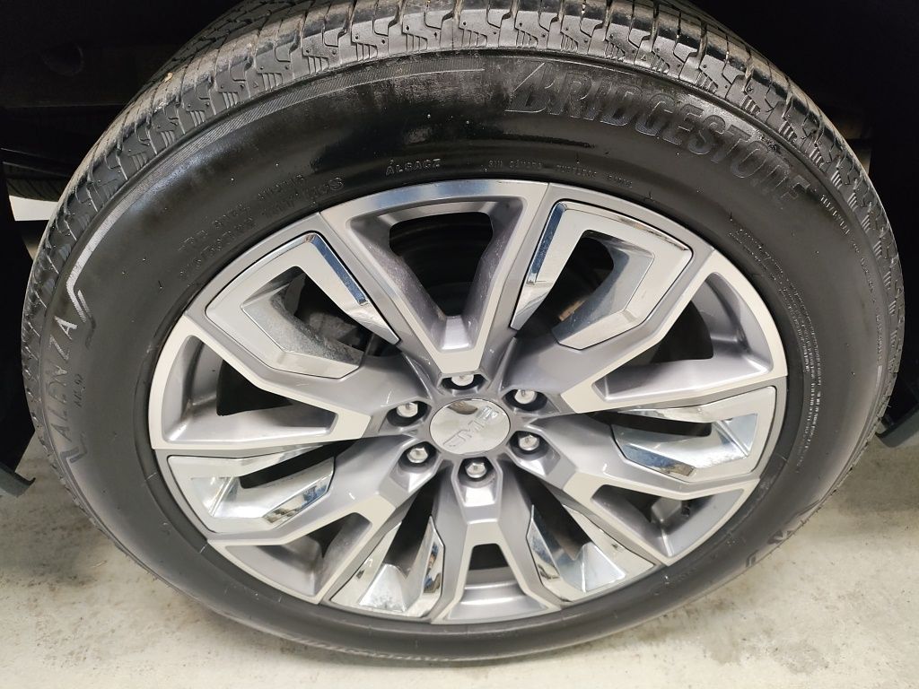 Used 2025 Black GMC Denali image 3