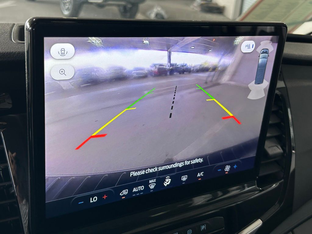 Used 2024 Oxford White Ford XLT image 18