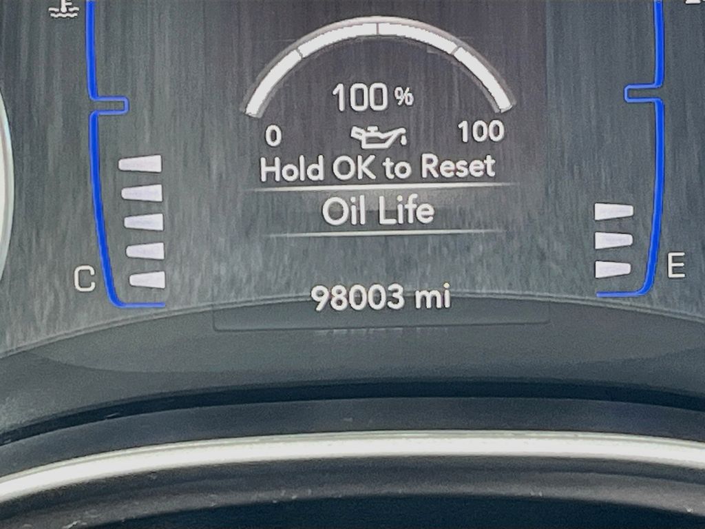 Used 2019 Silver Chrysler LX image 12