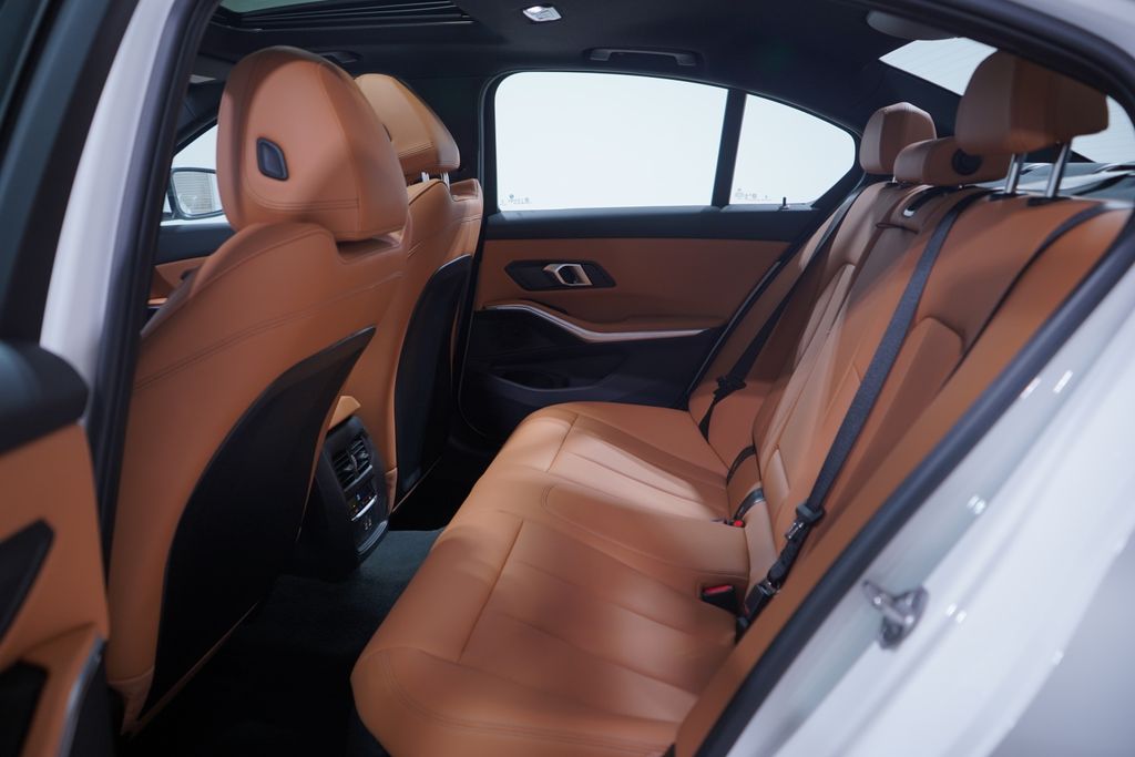 Thumbnail: 2025 BMW 3 Series - 9