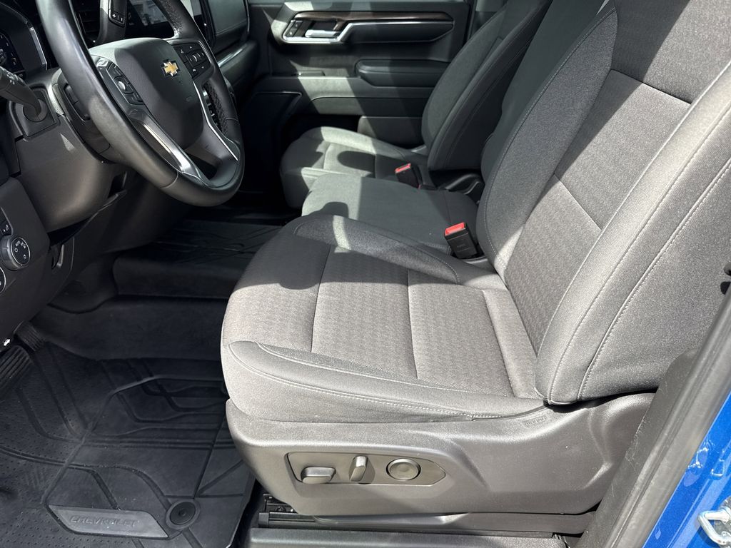 2024 Chevrolet Silverado 1500 LT - 11