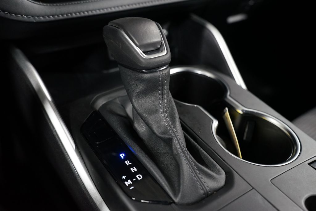 Thumbnail: 2024 Toyota Highlander - 20