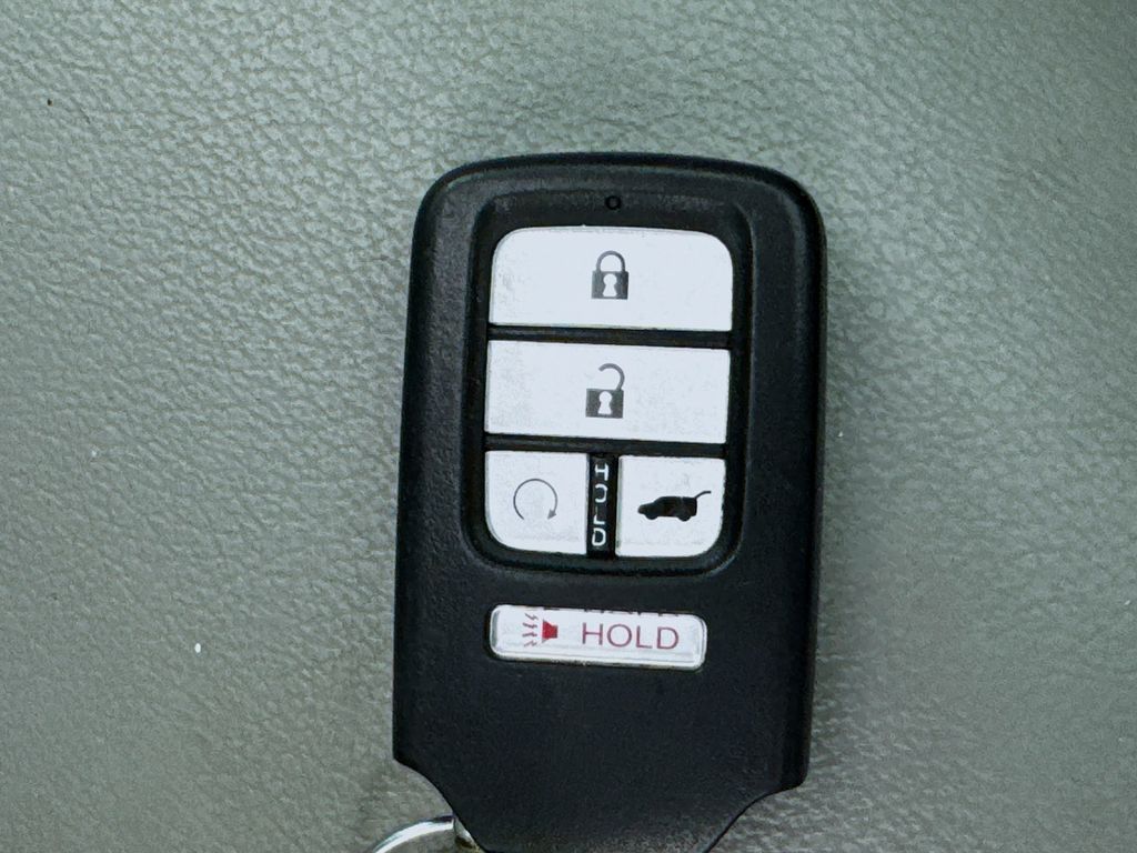 Used Car 2022 Honda Pilot  Touring For Sale Under $30,000 In Austin, Texas