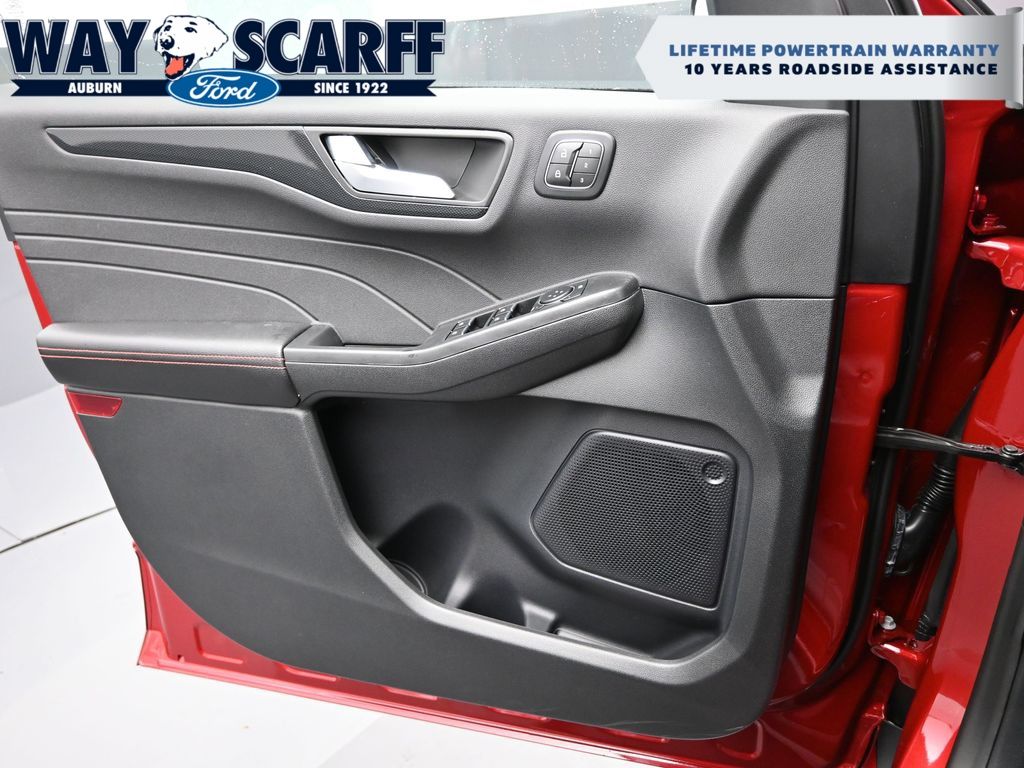 2025 Ford Escape ST-Line Elite