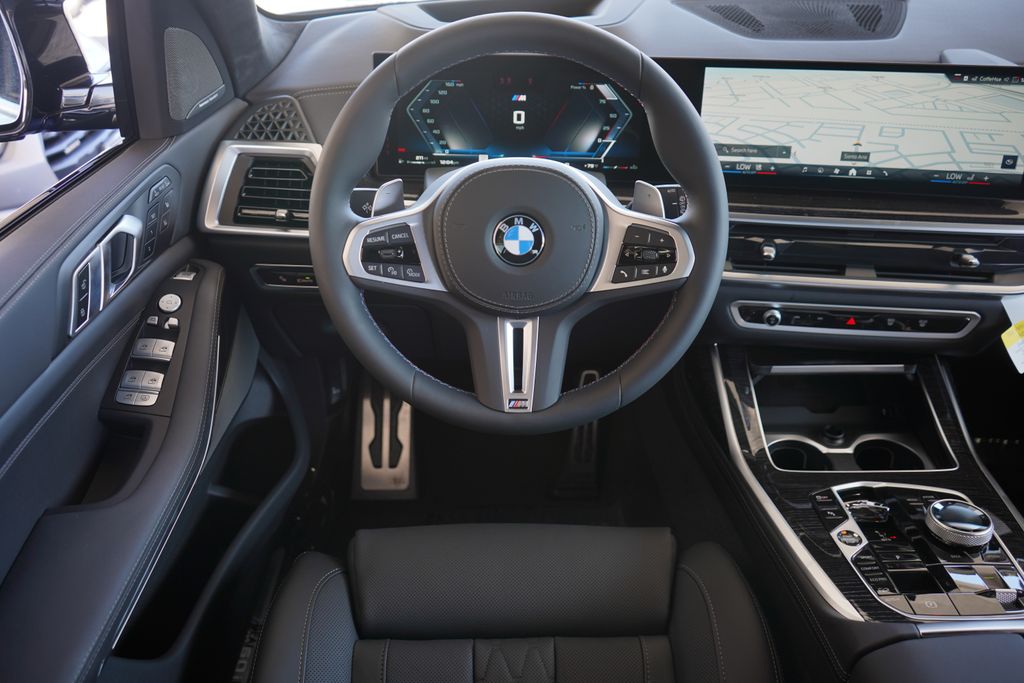 2025 BMW X7 M60i 15