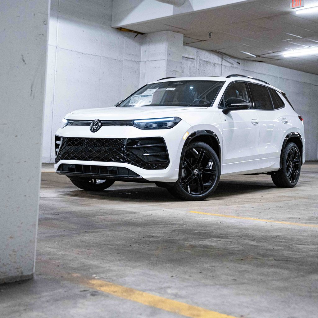 2026 Volkswagen Tiguan 2.0T SE R-Line Black