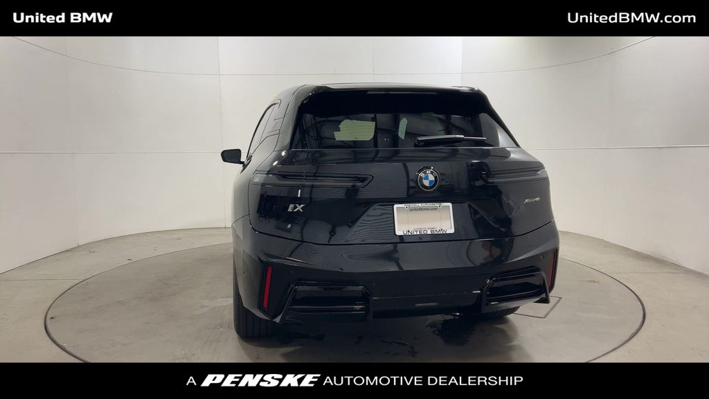 Thumbnail: 2026 BMW iX - 7