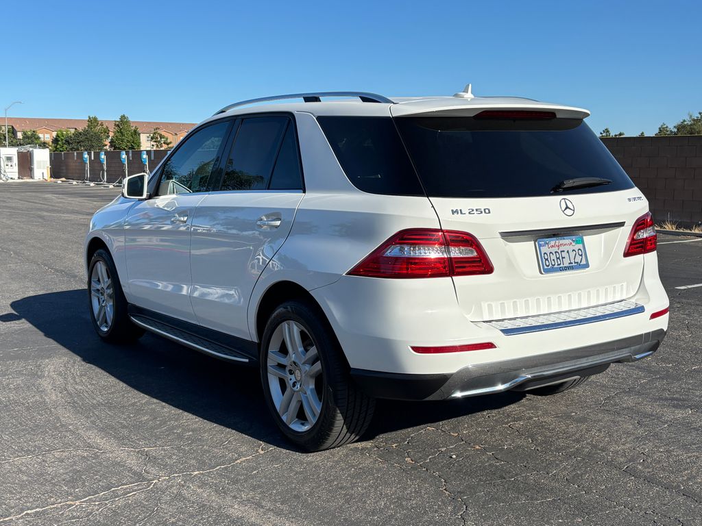 Thumbnail: 2015 Mercedes-Benz M-Class - 7