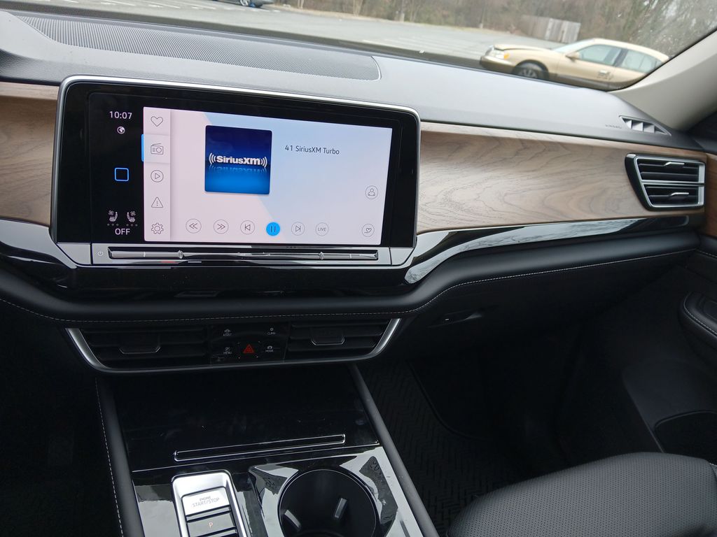 New 2026 White Volkswagen 2.0T SE w/Technology image 17