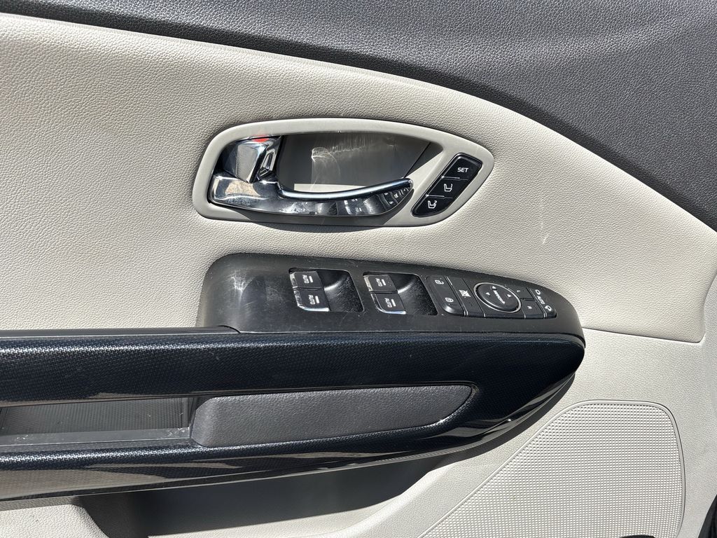 2018 Kia Sedona SX - 10