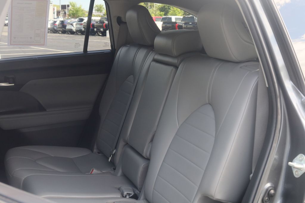 Used 2023 Toyota Highlander SUV