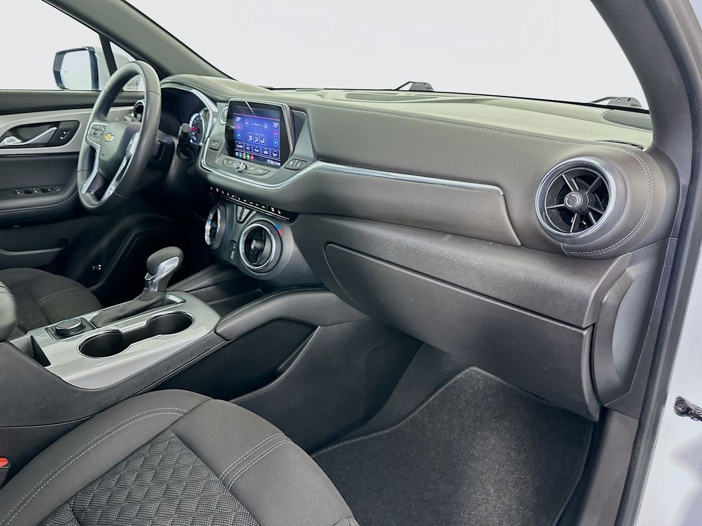 Thumbnail: 2022 Chevrolet Blazer - 28