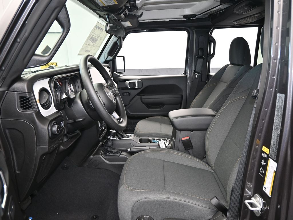 New 2026 Granite Crystal Metallic Clearcoat Jeep Sport image 11