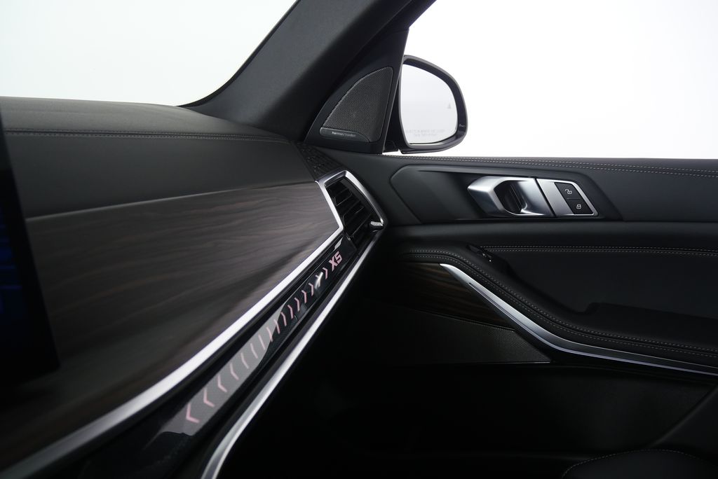 Thumbnail: 2026 BMW X5 - 24