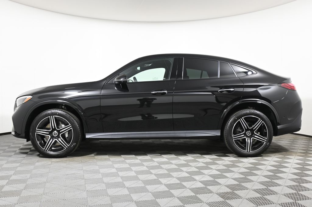 2025 Mercedes-Benz GLC 300 2