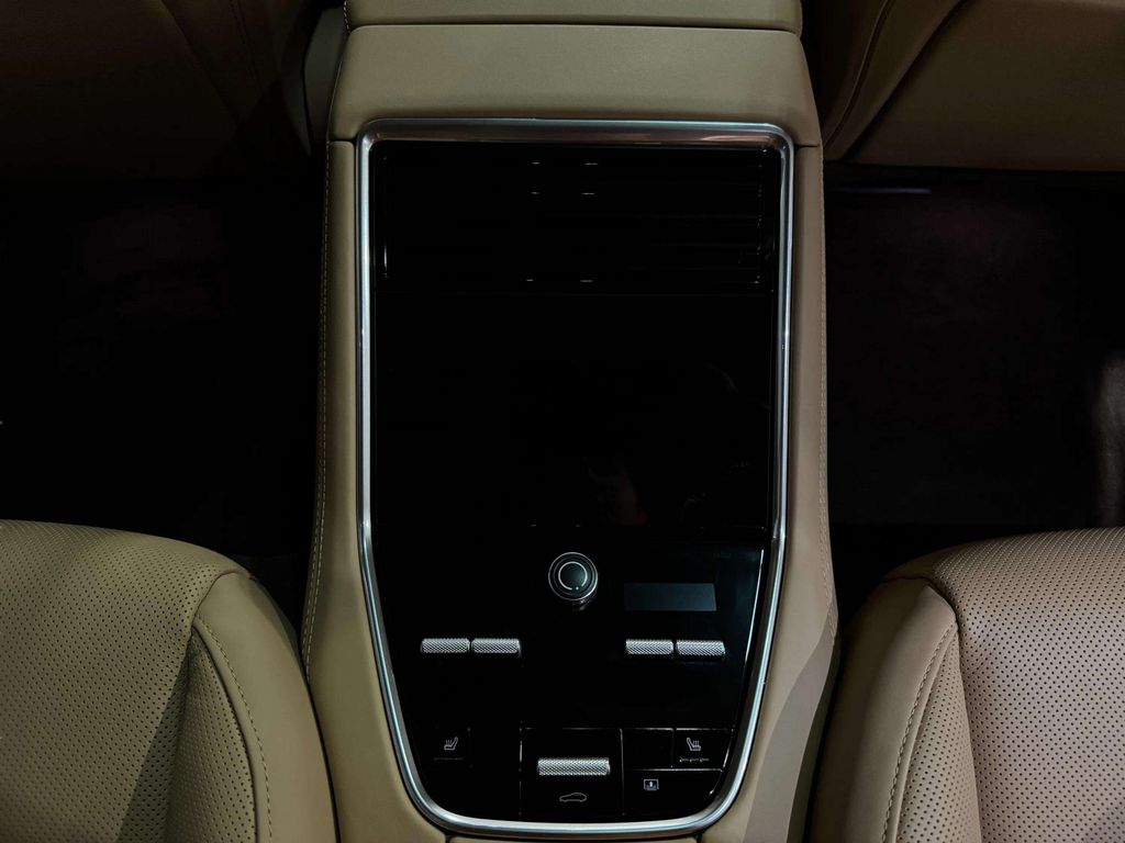 Used 2017 Brown Porsche Turbo image 19
