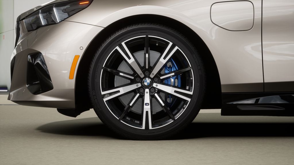 Thumbnail: 2026 BMW 5 Series - 7