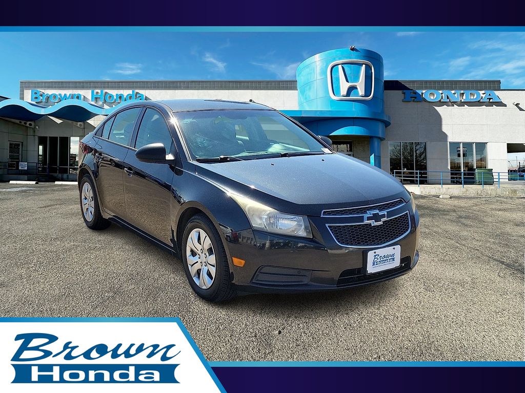 2013 Chevrolet Cruze LS - 0