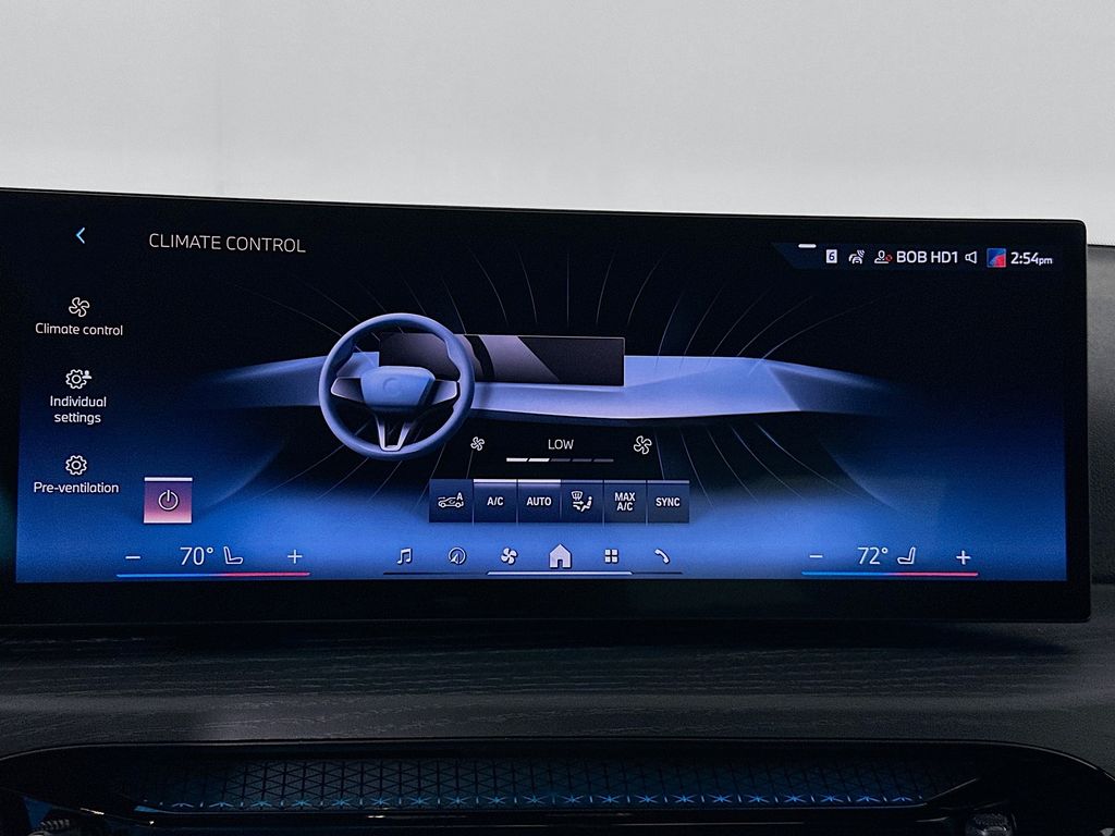 Thumbnail: 2025 BMW 2 Series - 16