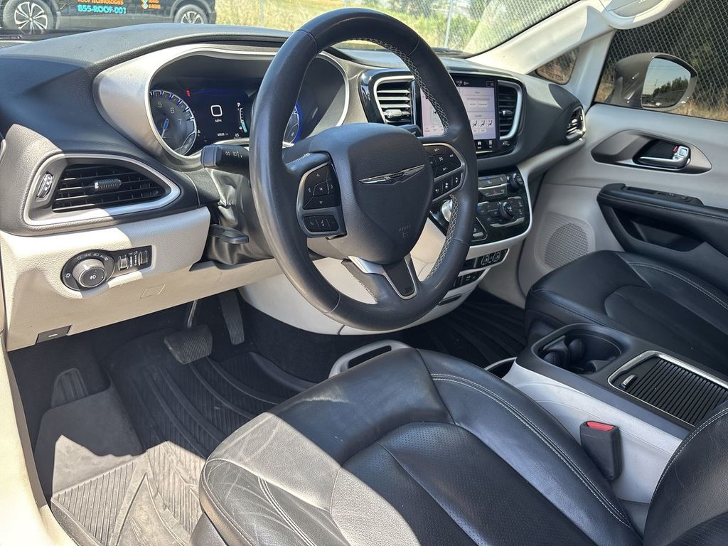 Used 2022 Chrysler Pacifica Van