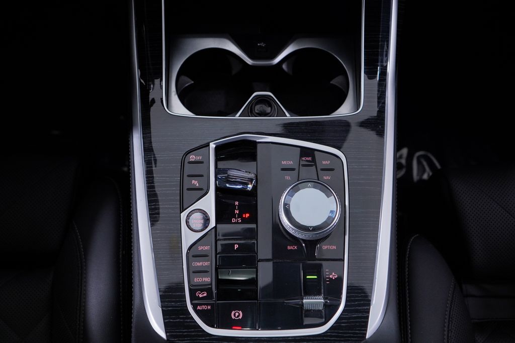 Thumbnail: 2023 BMW X7 - 14