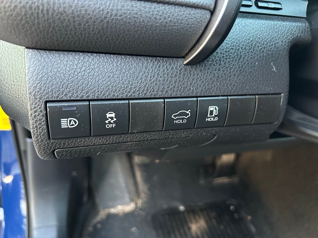 Thumbnail: 2023 Toyota Camry - 18