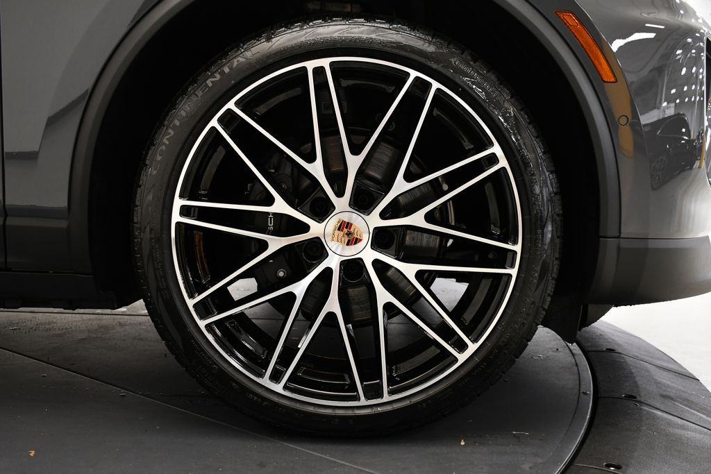 Thumbnail: 2025 Porsche Macan - 19