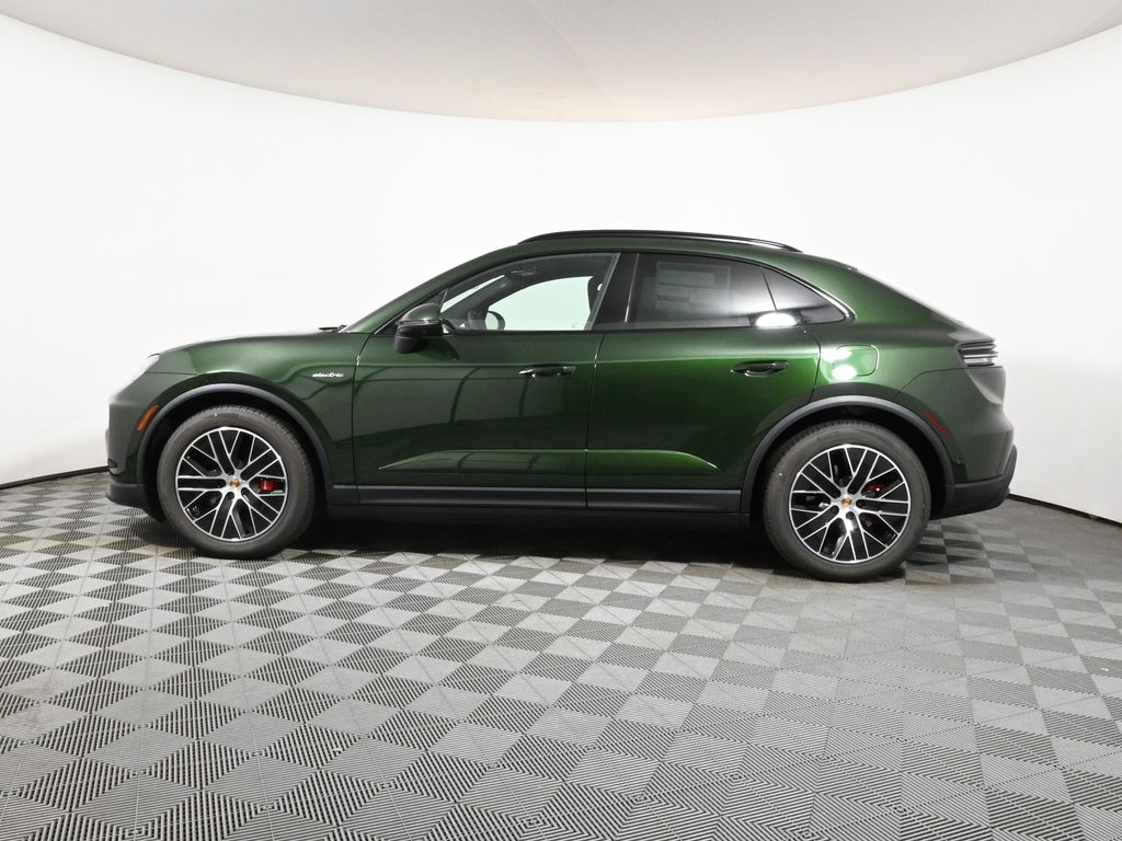 Thumbnail: 2025 Porsche Macan - 2