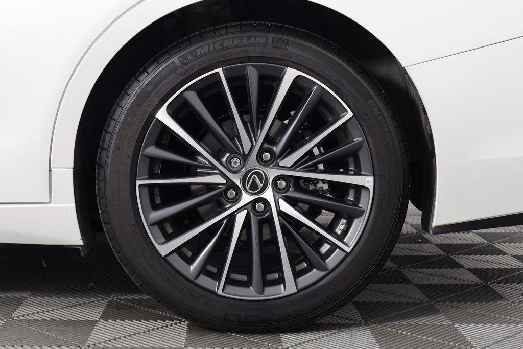 Thumbnail: 2024 Lexus ES - 16