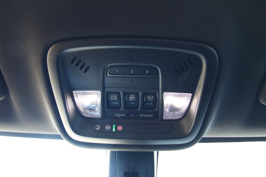 Used 2023 Chevrolet Traverse SUV