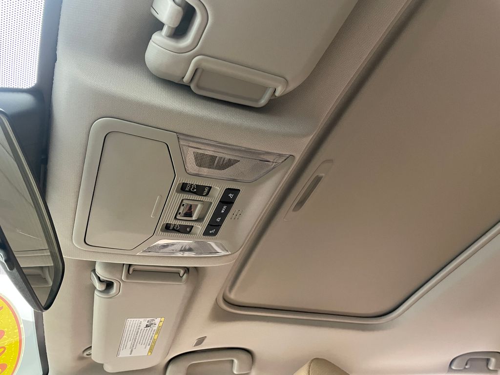 Thumbnail: 2024 Toyota RAV4 - 31