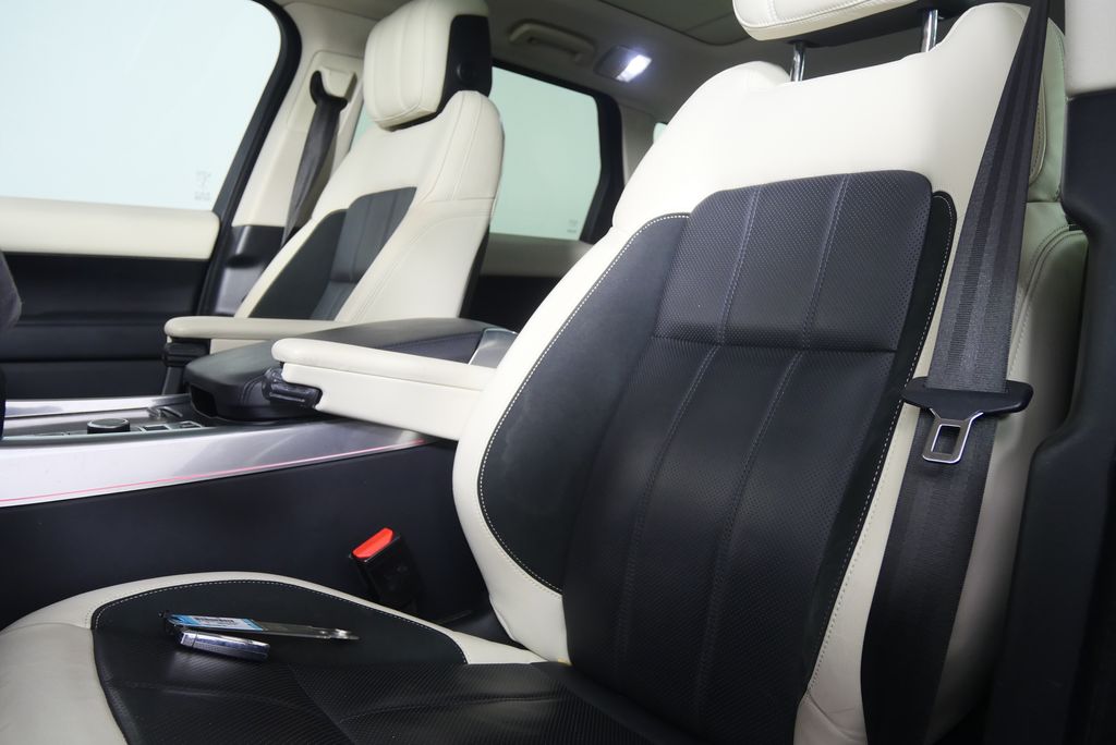 Thumbnail: 2021 Land Rover Range Rover Sport - 11