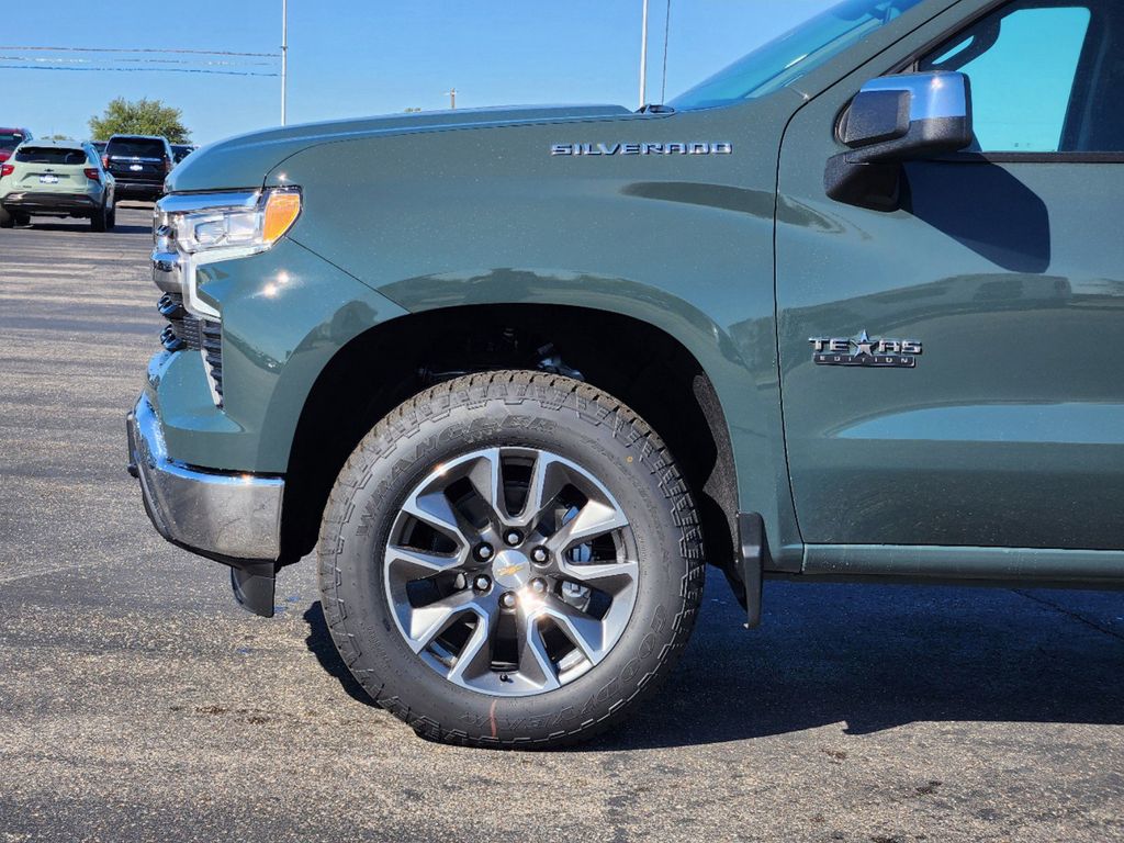 2025 Chevrolet Silverado 1500 LT 6