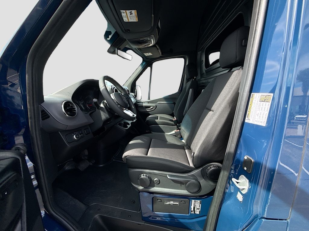 Thumbnail: 2026 Mercedes-Benz Sprinter - 18