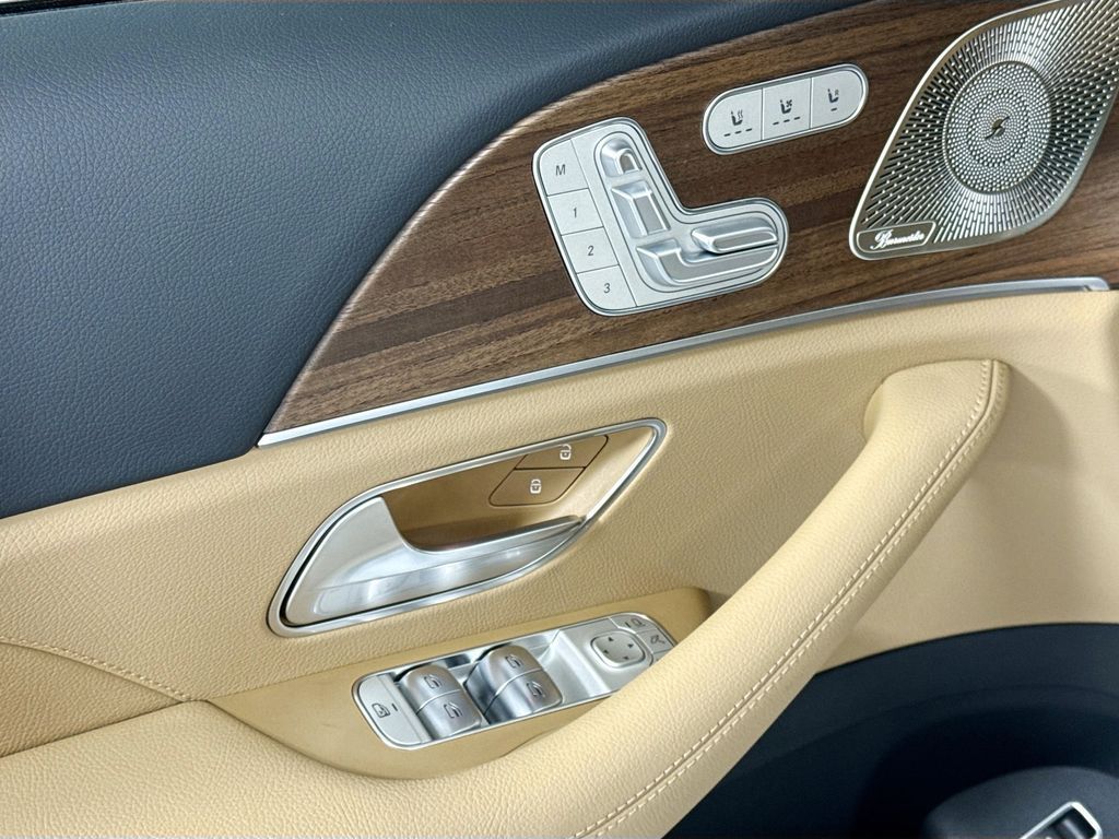 Thumbnail: 2026 Mercedes-Benz GLS - 24