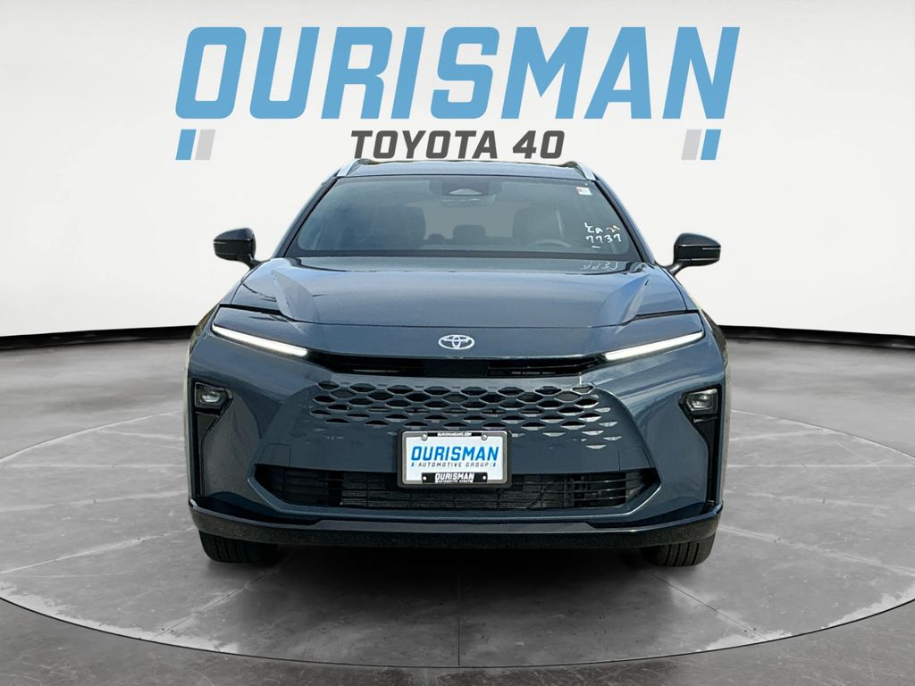 2025 Toyota Crown Signia XLE AWD