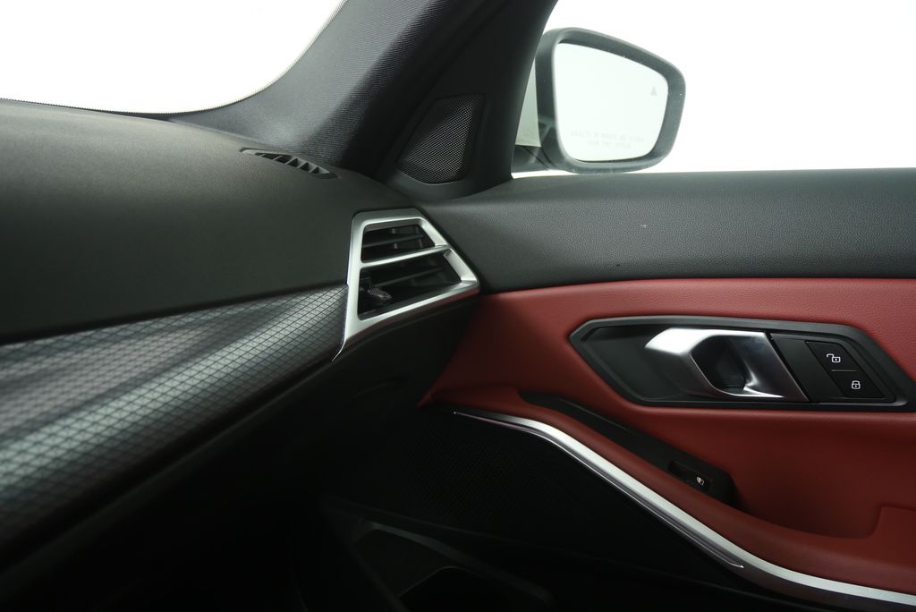 Thumbnail: 2025 BMW 3 Series - 26