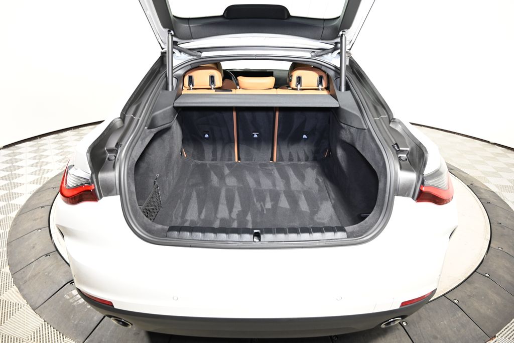 Thumbnail: 2024 BMW 4 Series - 10