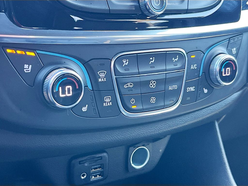 Used 2023 Red Chevrolet High Country image 16