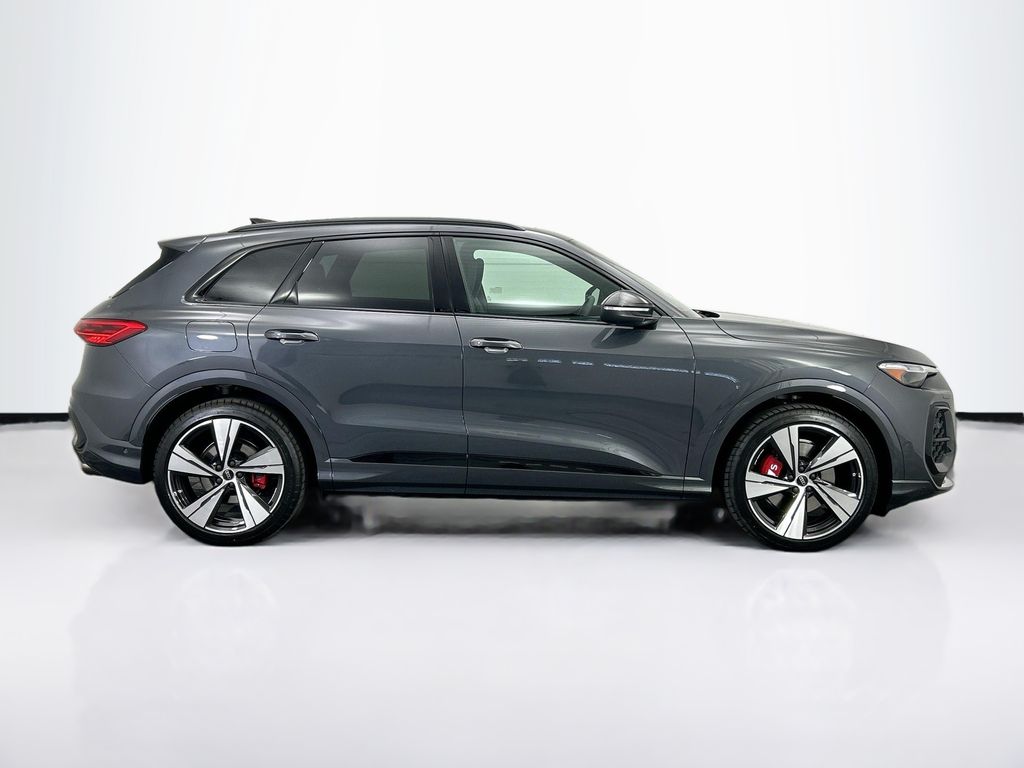 Thumbnail: 2025 Audi SQ5 - 4