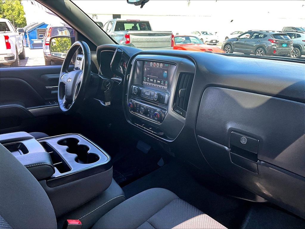 2019 Chevrolet Silverado 1500 LD — photo 21