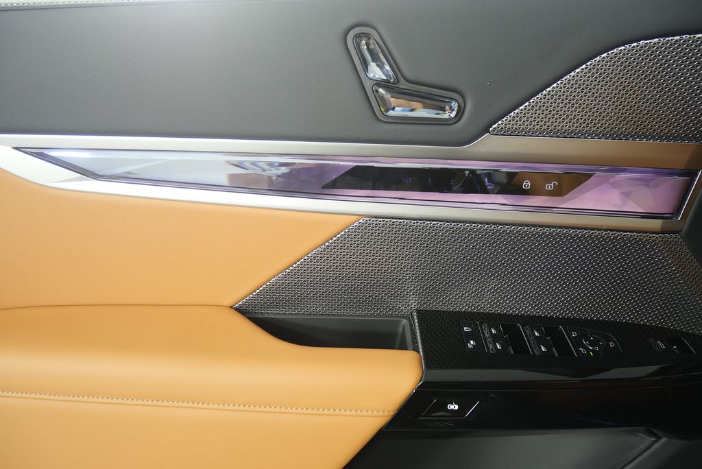 Thumbnail: 2025 BMW 7 Series - 9